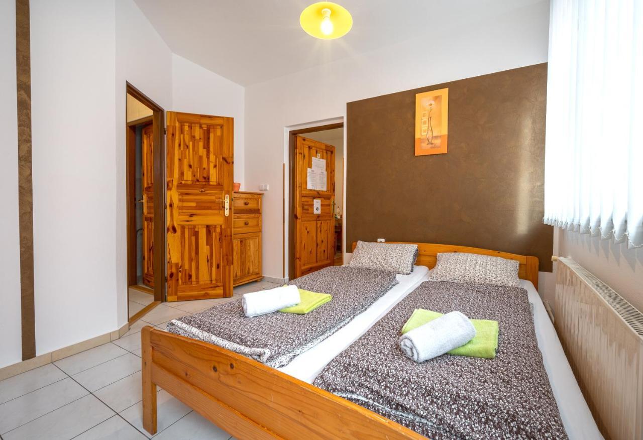 Penzion U Kostela Mikulčice Exterior foto